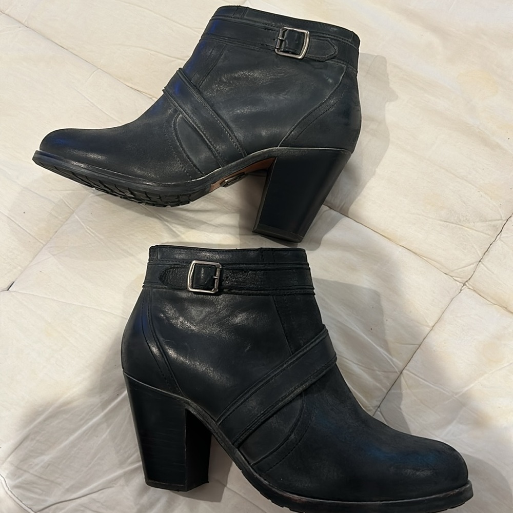 Extremely Comfortable Leather Booties With Zipper… - image 7